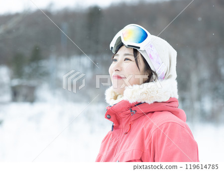 享受冬季休閒的女人 119614785