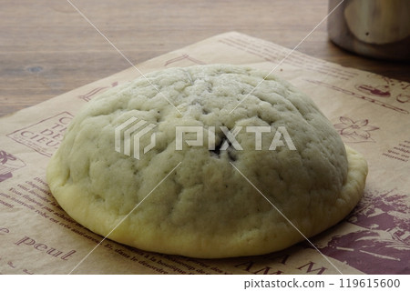 Fresh melon bread chocolate 119615600