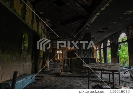 廢棄度假酒店的內部景觀 廢棄度假酒店的內部景觀 119616083