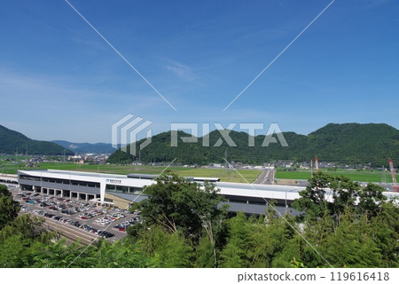 從岩內山看到的北陸新幹線越前武生站 從岩內山看到的北陸新幹線越前武生站 119616418