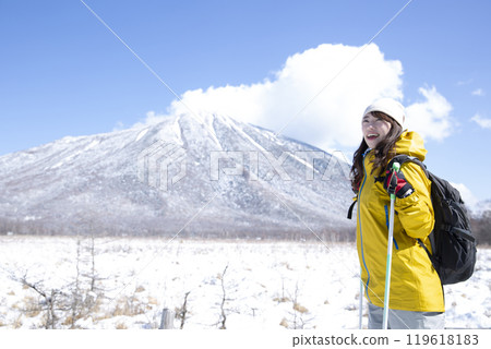 享受冬季休閒的女人 119618183