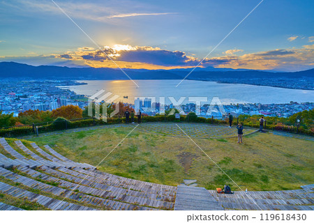 Autumn view of the west side from Tateishi Park in Suwa City, Nagano Prefecture (Lake Suwa, Okaya City, Suwa City, Shimosuwa Town, etc.) Autumn view of the west side from Tateishi Park in Suwa City, Nagano Prefecture (Lake Suwa, Okaya City, Suwa City, Shimosuwa Town, etc.) 119618430