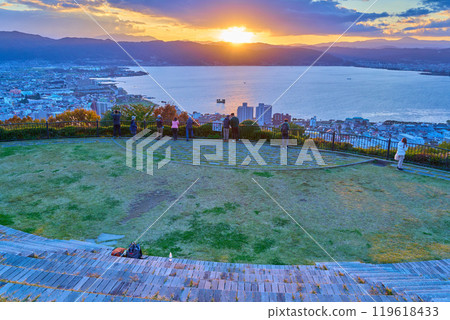 從長野縣詰訪市立石公園西側的秋景（諏訪湖、岡谷市、諏訪市、下諡訪町等） 119618433