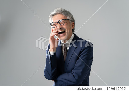 商人灰白頭髮哈哈 119619012