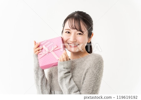 有禮物的女人 119619192