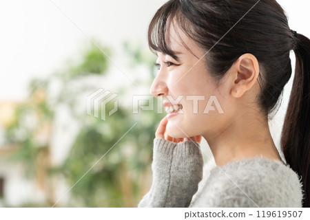 Woman with ponytail, knit Woman with ponytail, knit 119619507