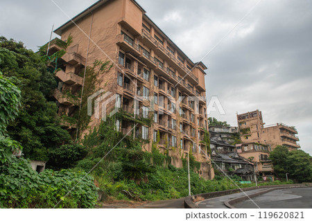 廢棄旅館的外景 119620821