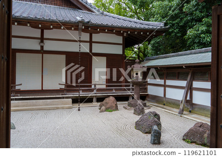 石清水八幡宮書院岩石庭園石燈籠 石清水八幡宮書院岩石庭園石燈籠 119621101
