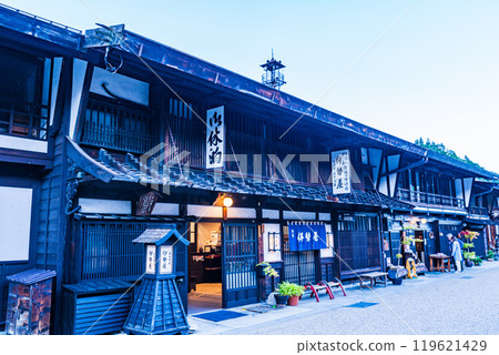 [Nagano Prefecture] Evening view of the old-fashioned townscape of Narai-juku 119621429