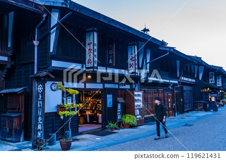 [Nagano Prefecture] Evening view of the old-fashioned townscape of Narai-juku 119621431