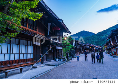 【長野縣】奈良井宿古色古香的街道夜景 【長野縣】奈良井宿古色古香的街道夜景 119621434