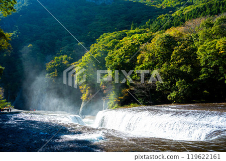 Oriental Niagara Waterfall of Fukiwari that splashes Oriental Niagara Waterfall of Fukiwari that splashes 119622161