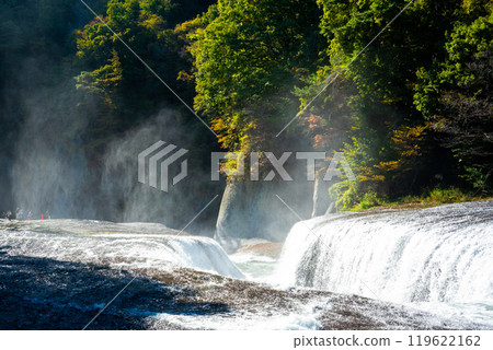 Oriental Niagara Waterfall of Fukiwari that splashes Oriental Niagara Waterfall of Fukiwari that splashes 119622162