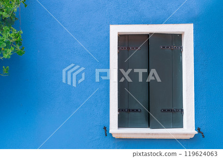 Ancient doors and windows 119624063
