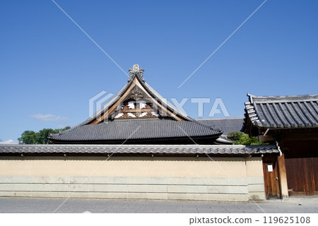 Scenery of the roof and walls of Kankeiji Temple Scenery of the roof and walls of Kankeiji Temple 119625108