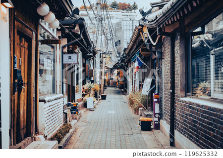Seoul's back alleys: Ikseon-dong 119625332