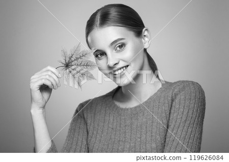 Autumn portrait of beautiful woman with clean fresh skin 119626084
