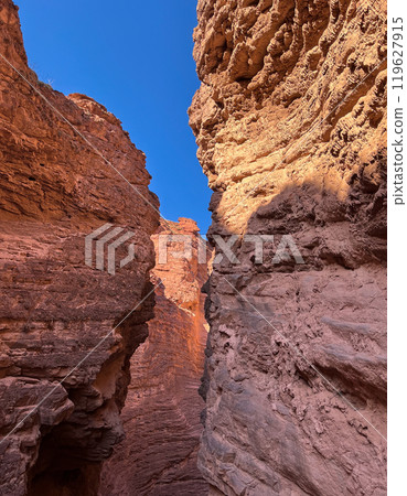 Vertical photo of rock formations in Salta, Quebrada de Cafayate 119627915