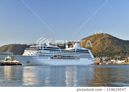 Photographing the cruise ship Regatta calling at Hakodate Port in Hakodate, Hokkaido in autumn Photographing the cruise ship Regatta calling at Hakodate Port in Hakodate, Hokkaido in autumn 119629547