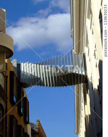 Foot bridge 119630233