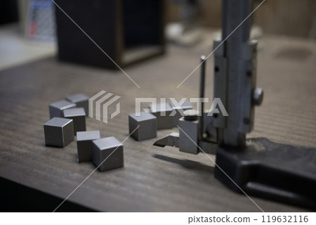 Using a height gauge to mark the location where holes will be drilled Using a height gauge to mark the location where holes will be drilled 119632116