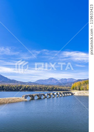 北海道上士幌町，秋日晴朗的舊國鐵志幌線 Taushubetsu 河大橋 119633423