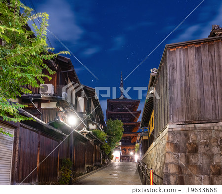 Night view of Gion, Kyoto (Yasaka Pagoda) Night view of Gion, Kyoto (Yasaka Pagoda) 119633668