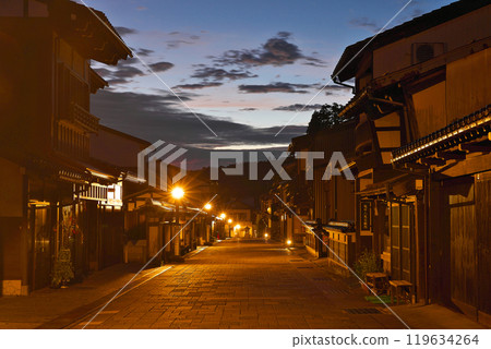 [諏訪町大街（黎明）] 富山縣富山市八尾町詰訪町 119634264