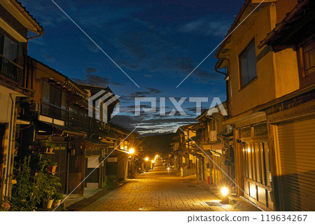 [Suwamachi Main Street (early morning)] Suwamachi, Yaomachi, Toyama City, Toyama Prefecture 119634267