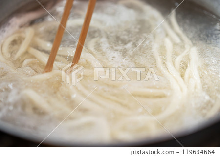 煮烏冬面 119634664