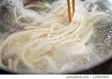 煮烏冬面 119634665