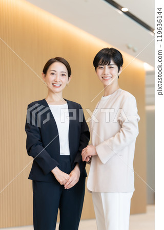 Business woman 119636144