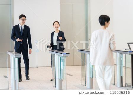 安檢門步行 119636216
