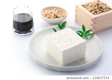 Momme tofu 119637554