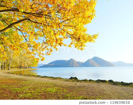 秋天的北海道洞爺湖的壯麗景色 渚公園 可以看到日落 119639638
