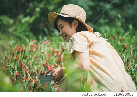 草莓蠟燭採花 119639893