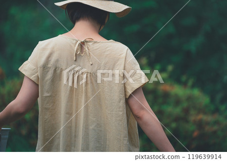 Lush nature and women 119639914