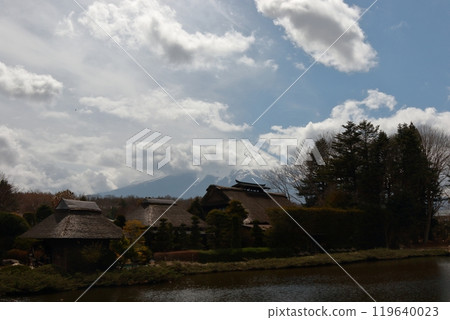 山梨縣忍野八海 119640023