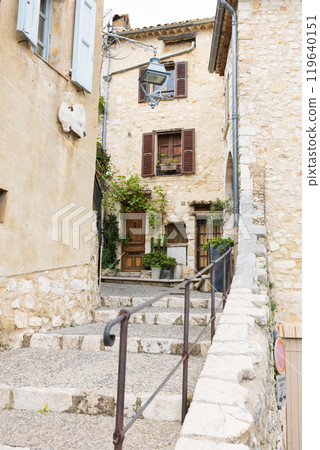 法國南部聖保羅德旺斯小村莊胡同風光 119640151