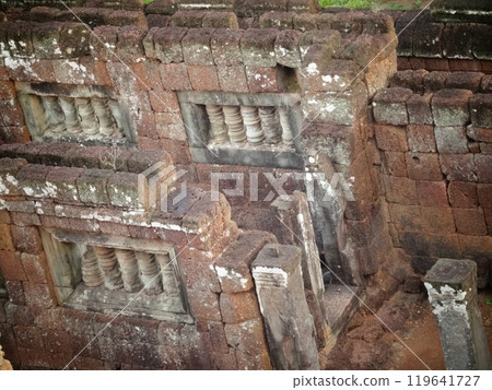 [柬埔寨] Pre Rup 遺址中有裝飾窗戶的建築（暹粒） 119641727