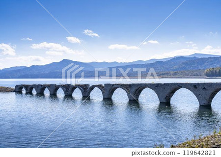 北海道上士幌町,秋日晴朗的舊國鐵志幌線 Taushubetsu 河大橋 北海道上士幌町,秋日晴朗的舊國鐵志幌線 Taushubetsu 河大橋 119642821