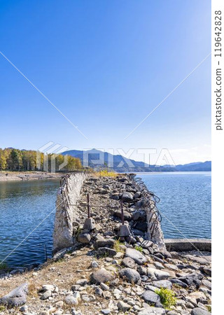 Taushubetsu River Bridge on the former Shihoro Line of the Japanese National Railways on a clear autumn day in Kamishihoro, Hokkaido 119642828