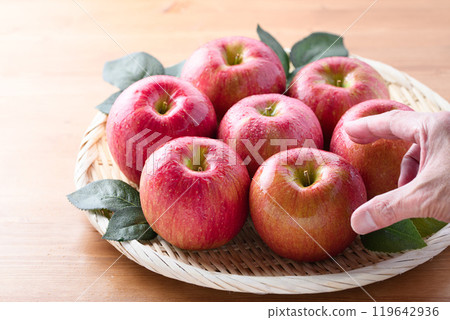 Nagano Prefecture Shinano Sweet (apple) 119642936