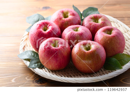 Nagano Prefecture Shinano Sweet (apple) Nagano Prefecture Shinano Sweet (apple) 119642937