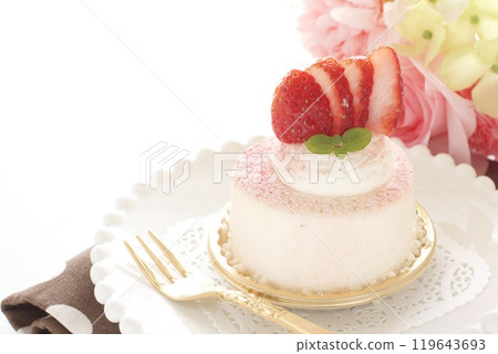 Strawberry Bavarian Shortcake Strawberry Bavarian Shortcake 119643693