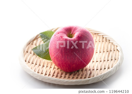 Nagano Prefecture Shinano Sweet (apple) white background Nagano Prefecture Shinano Sweet (apple) white background 119644210