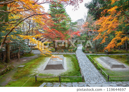 Sand platform of Honen-in Temple 119644697