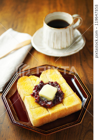 Ogura toast (red butter toast) Ogura toast (red butter toast) 119647858