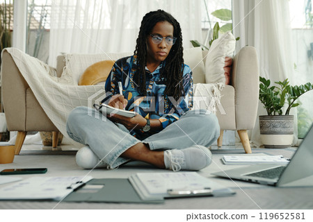 Focusing on Creative Design Project in Living Room 119652581