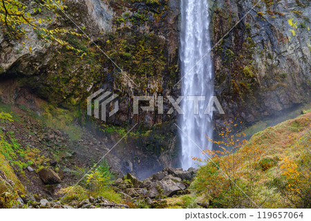 秋天的平湯大瀧（岐阜縣高山市奧飛驒溫泉鄉） 119657064